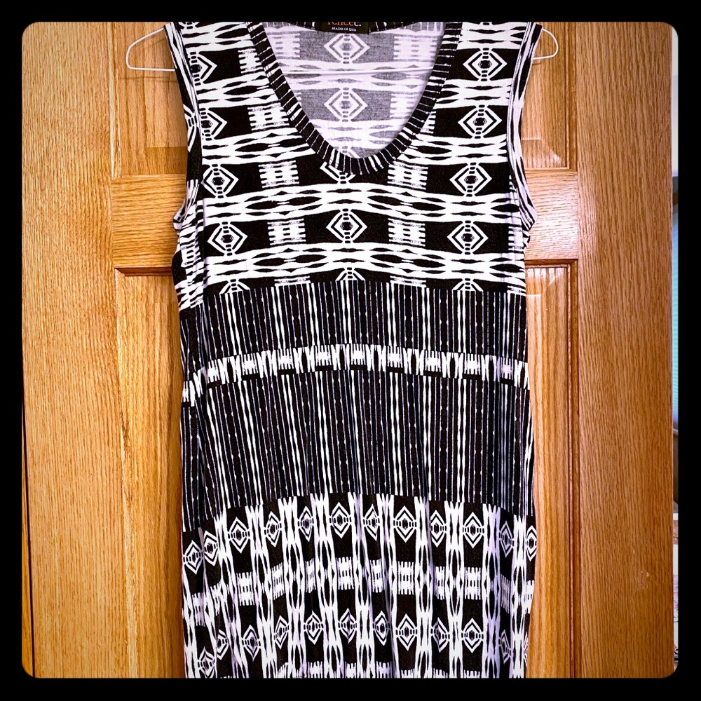 Sleeveless tunic